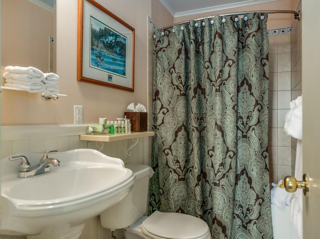 George House Heritage Bed And Breakfast Дилдо Экстерьер фото
